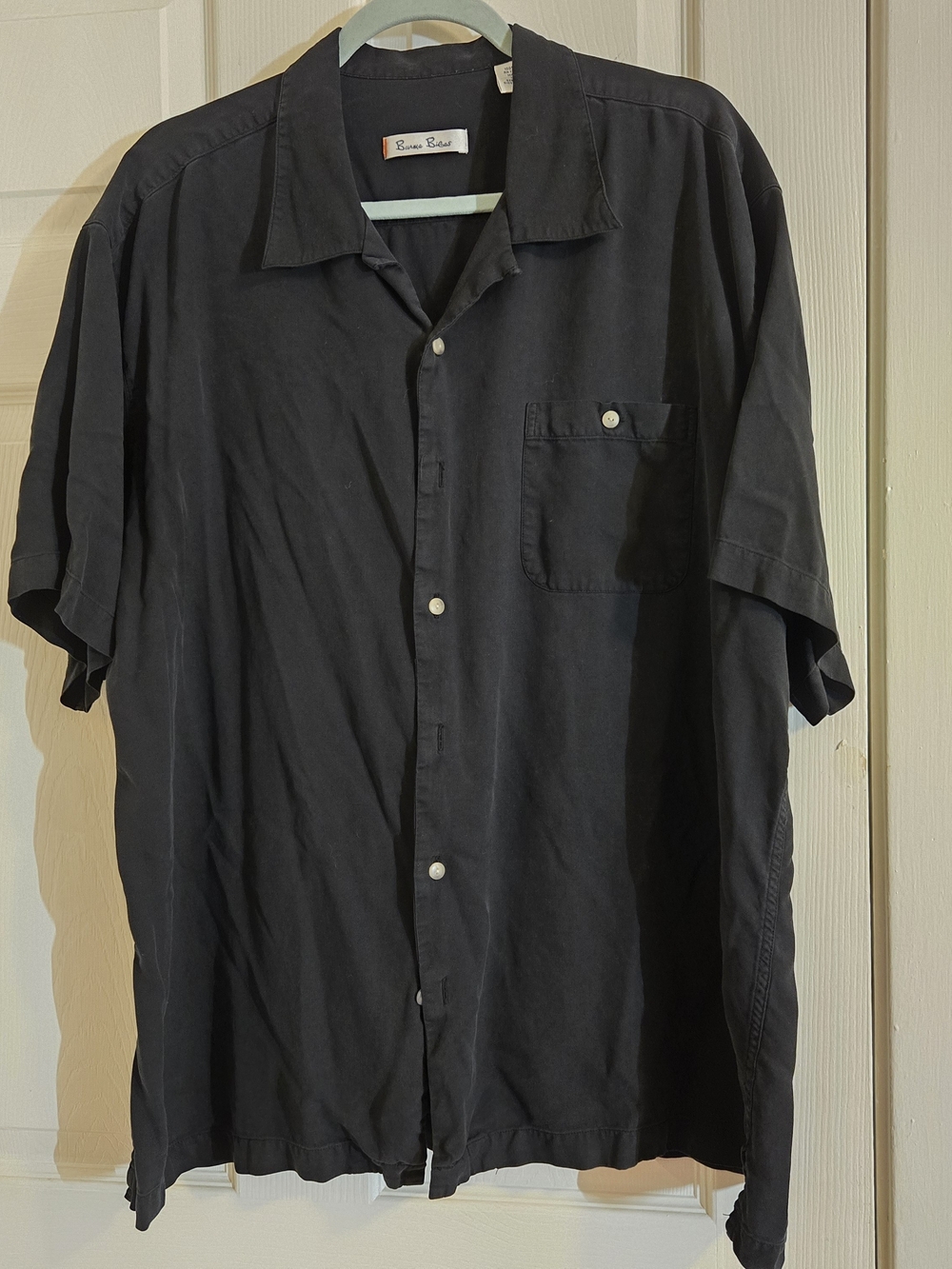 Men's Black Short-Sleeve Collar Button-Down Shirt